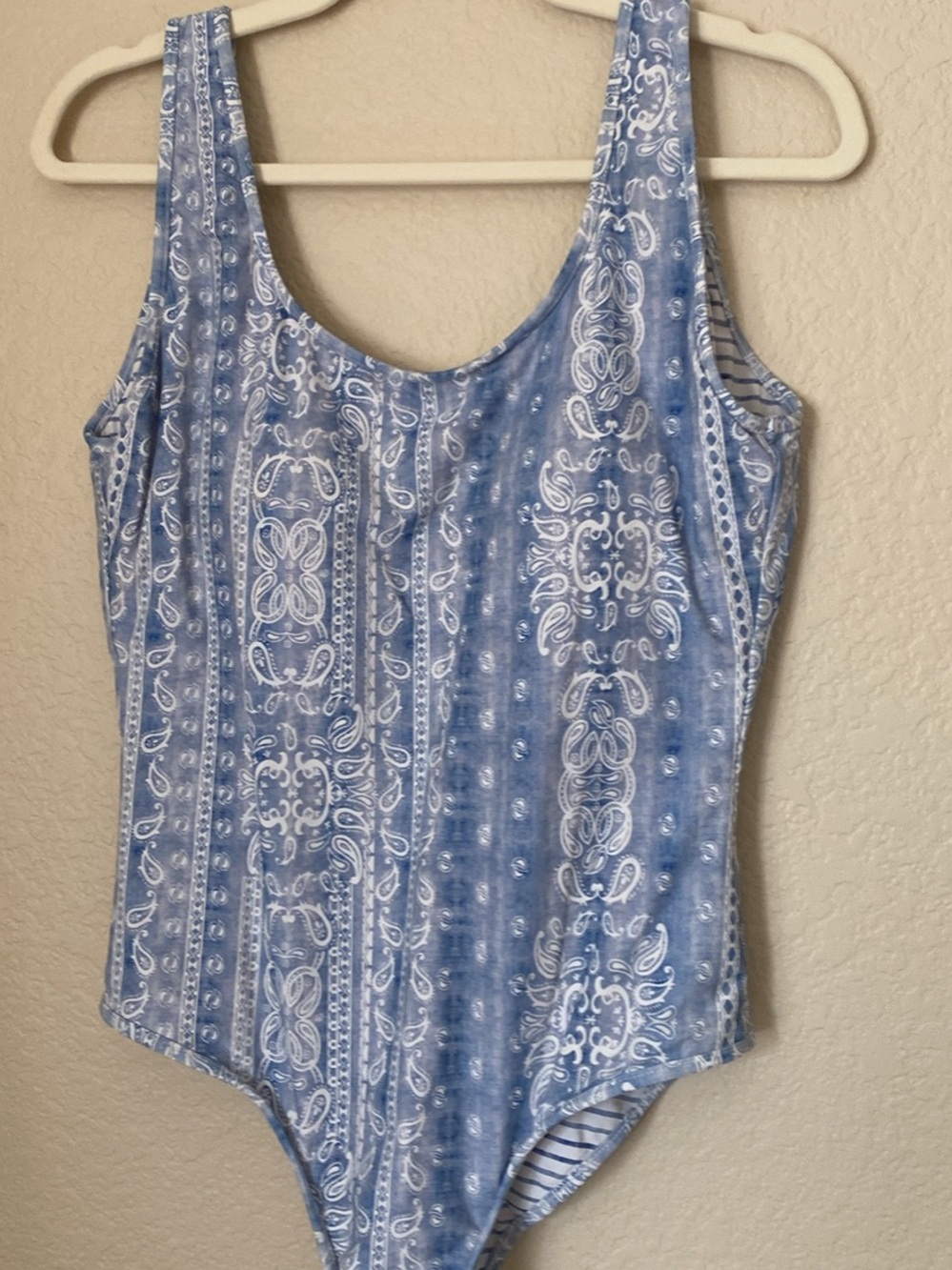 Preppy classic feminine Paisley Scoop Tank swimsuit